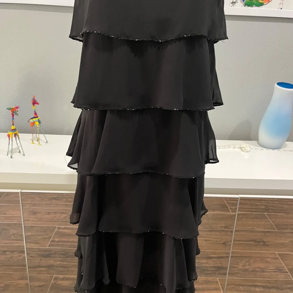 Patra Tiered little black dress - Picture 8 of 13
